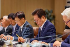 <b>李正在：“纵不雅汗青</b>